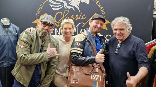 L'Atelier des Chevrons porte nos blousons dans Vintage Mecanic !